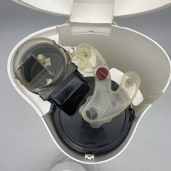 Cuisinart Automatic Grind & Brew DGB-300 10 Cup Coffee Maker - Picture 10 of 16